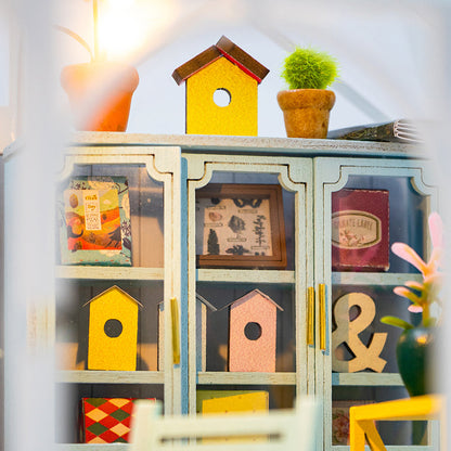 Sunshine Garden House OverDecade
